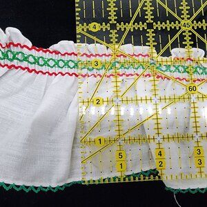 Vintage Ruffled Trim Hirschberg Schutz & Co. 13 Yards White Festive Red & Green
